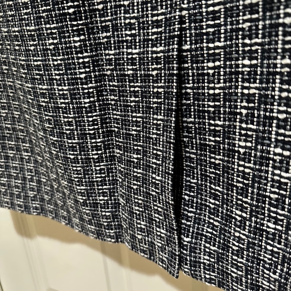 Ann Taylor Skirt, NWT - Picture 4 of 4